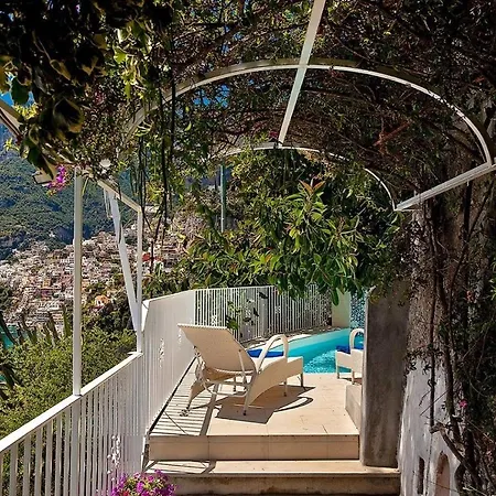 Romance In Positano